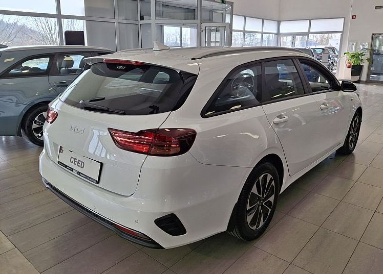 Zunanja slika - KIA Ceed - SW 1.5 T-GDi LX Champion+ ISG. M T 103 kW. VEČ BARV - 4