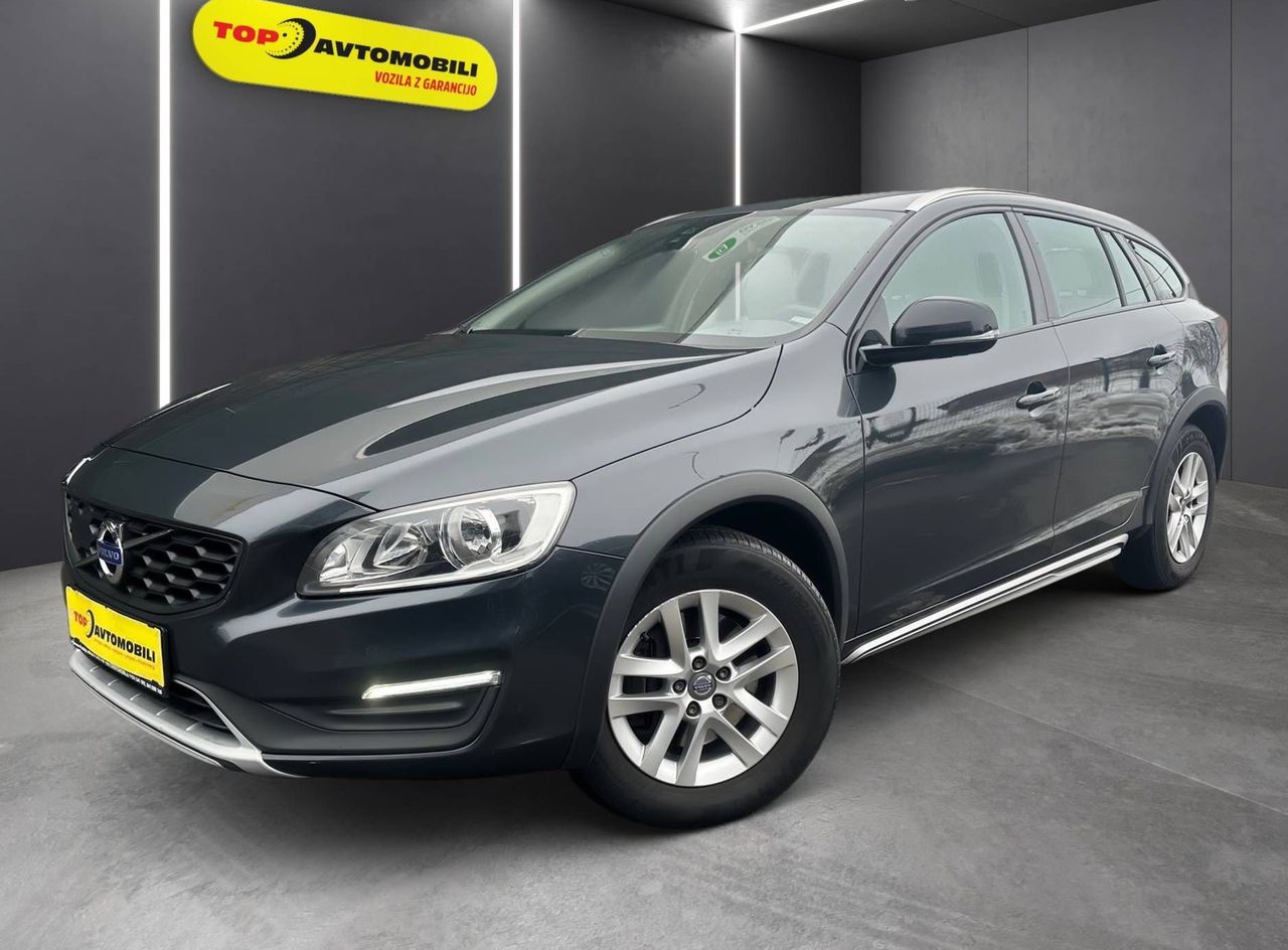 Zunanja slika - Volvo V60 Cross Country - D3 Cross Country 2.0 TD AUT. LED NAVI TEMP PDC - 1
