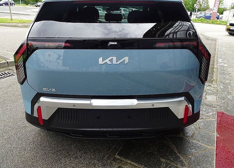 Zunanja slika - KIA EV3 - 58.3 kWh baterija. 150 kW  204 KM  Sky NA ZALOGI - 5