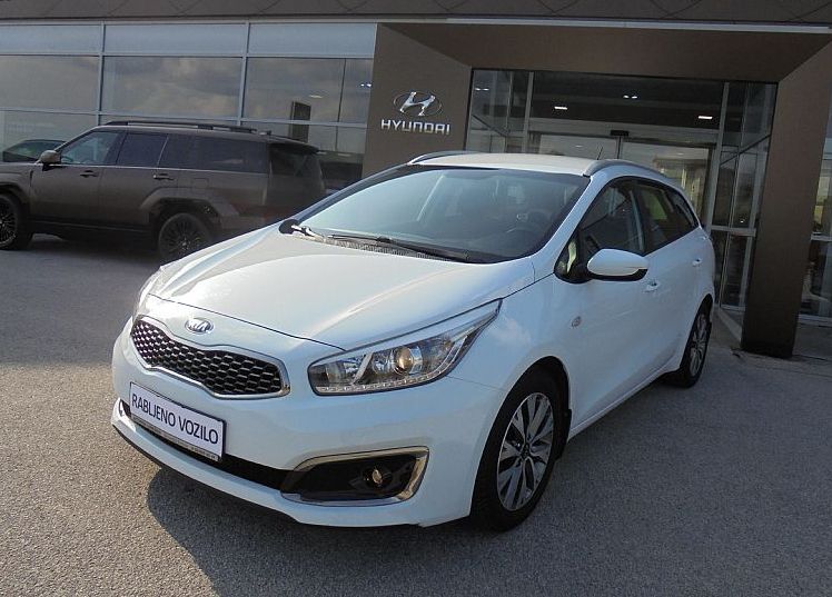 Zunanja slika - KIA Ceed - SW Benc. 1.6 GDi LX Champion - 1