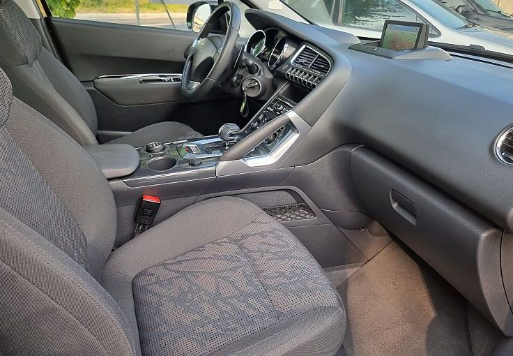 Zunanja slika - Peugeot 3008 - HYBRID 4X4 2.0 HDi+elektromotor - BREZ POLOGA - 9