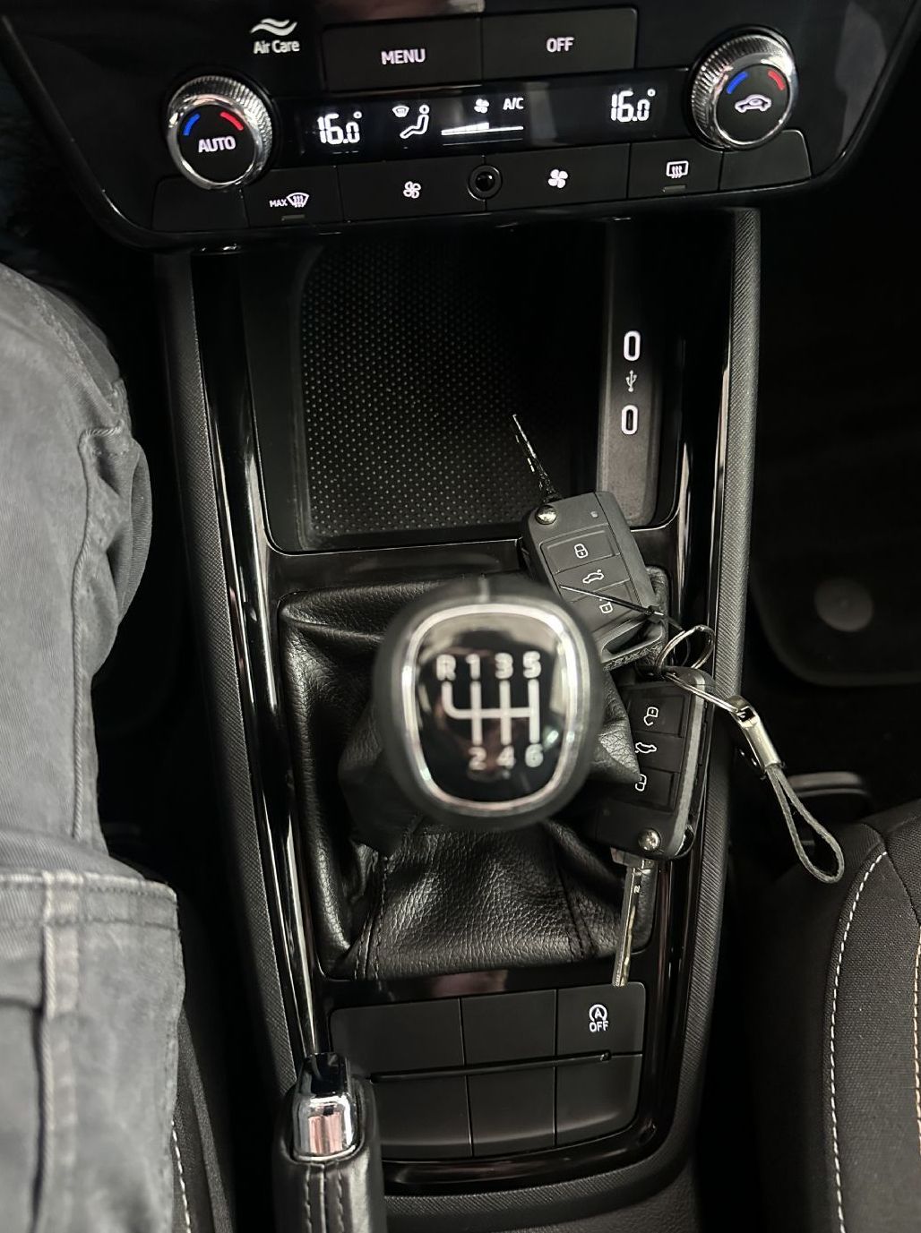 Zunanja slika - Škoda Kamiq - Selection 1.0 TSI 85 kW.LED.KAMERA.2024.23.000 KM - 12