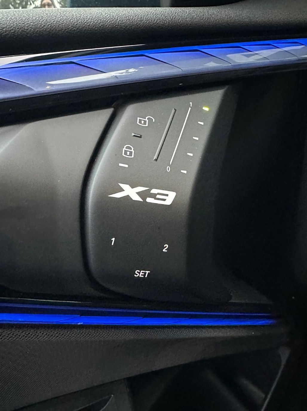 Zunanja slika - BMW X3 - serija :  30e xDrive  AT -HARMAN-PANORAMA-KAM360-20COL... - 16