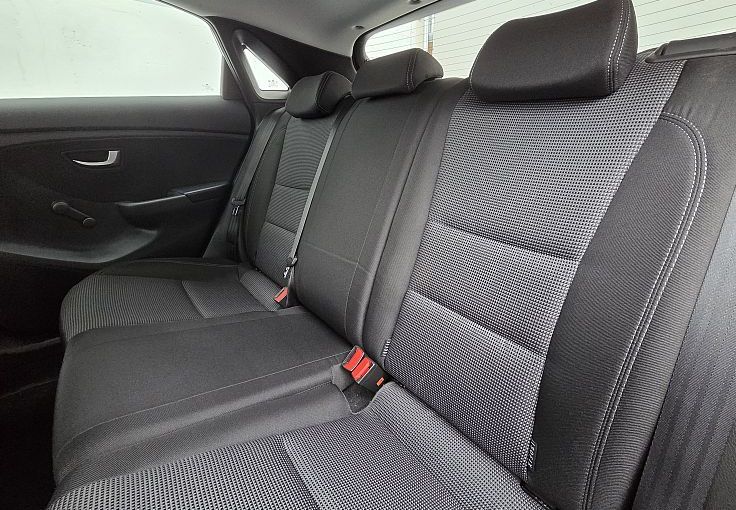 Zunanja slika - Hyundai i30 - 1.6 CRDi Comfort - 8