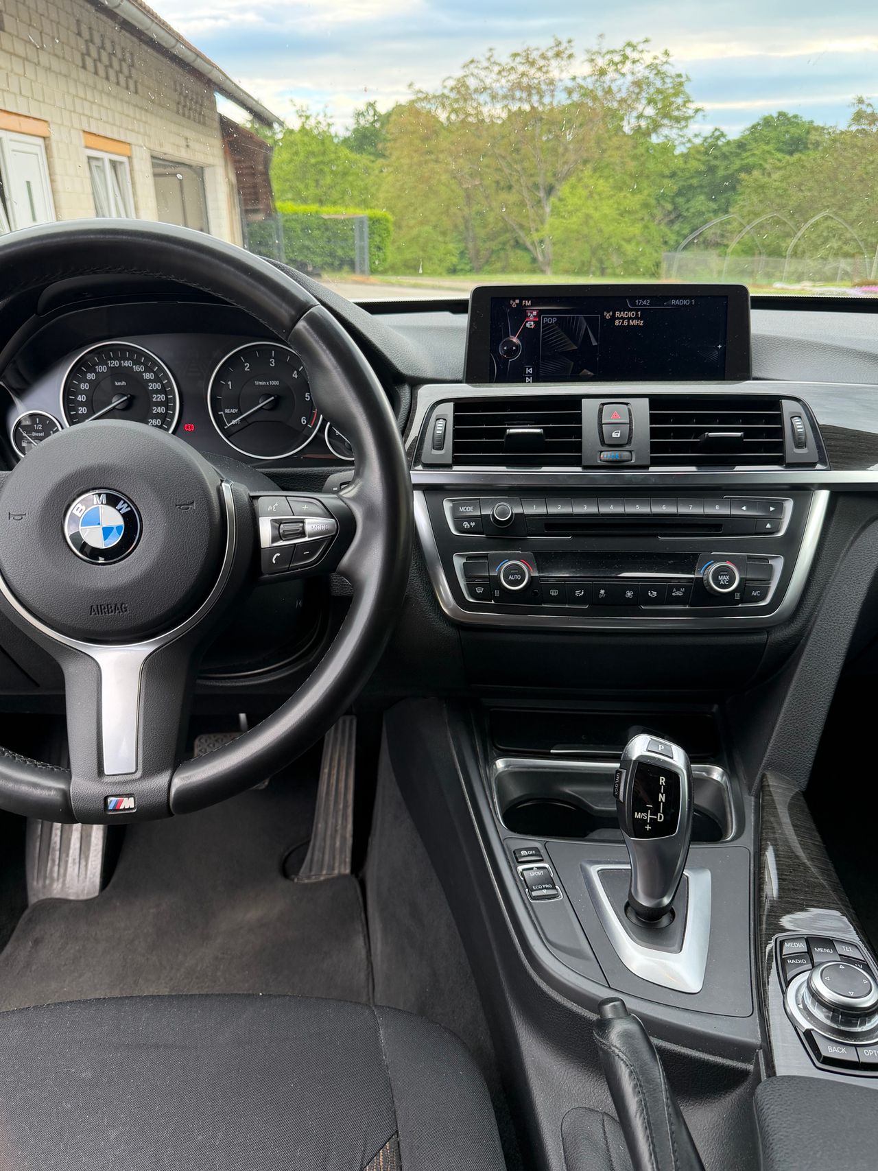 Notranja slika - BMW Serija 3 - / - 6
