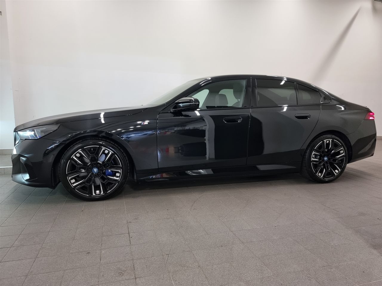 Zunanja slika - BMW i5 - M60 xDrive Limuzina - 23