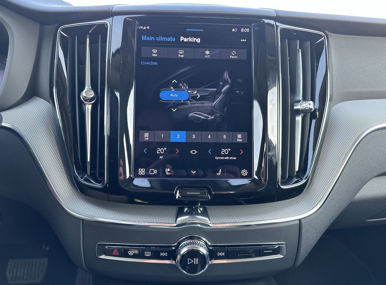 Zunanja slika - Volvo XC60 - B4 D Core AT - 11