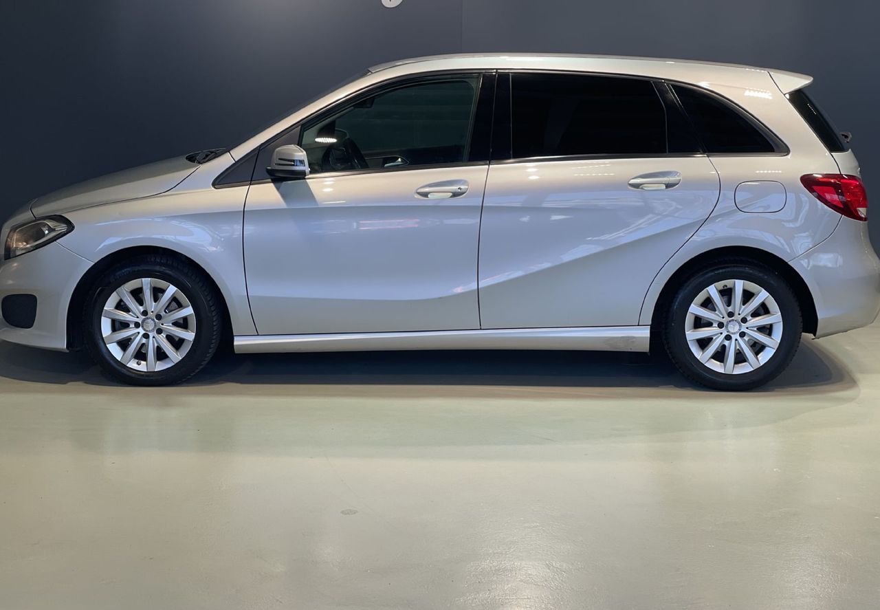 Zunanja slika - Mercedes-Benz B-Razred - B200CDI-NAVIGACIJA-TEMPOMAT-MULTIFUNKCIJA-KAMERA - 4