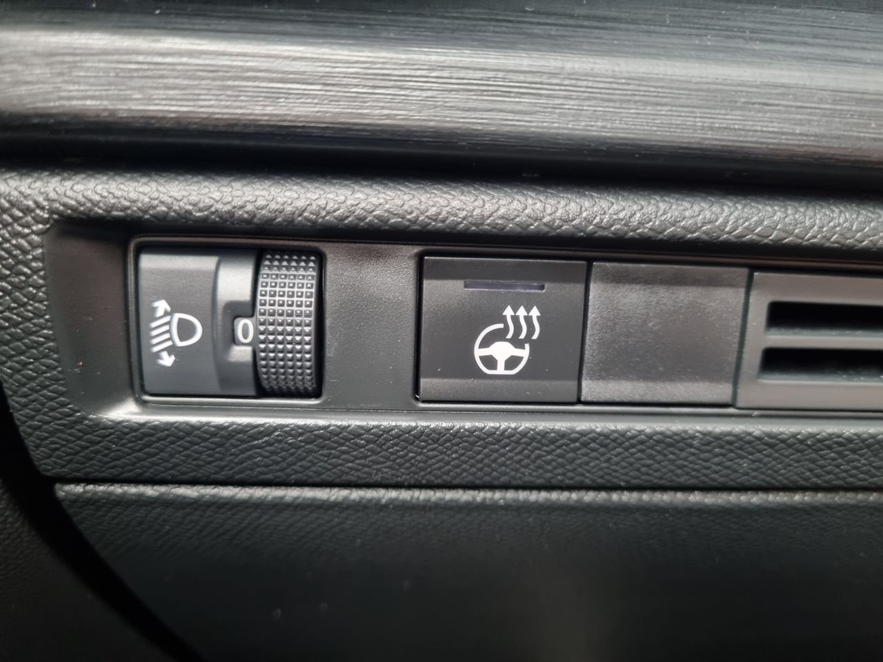 Zunanja slika - Citroën C5 - X Shine 1.2L PureTech 130 AVTOMATIK - SAMO 17.600KM - 22