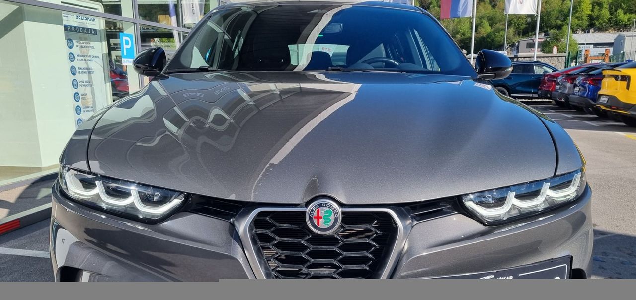 Zunanja slika - Alfa Romeo Tonale - 1.3 PHEV 280 Q4 Ti OPREMA + ODLIČNO OHRANJEN - 2