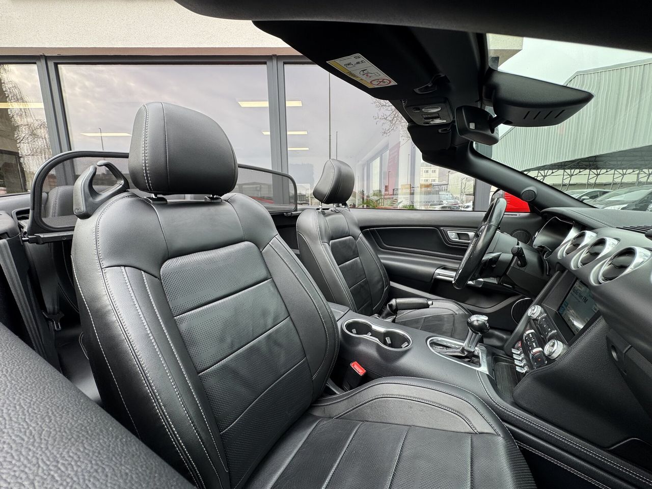 Zunanja slika - Ford Mustang - 2.3 EcoBoost 290KM AVT SLO samo 58.254 km ODLIČEN - 9