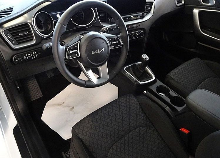 Zunanja slika - KIA Ceed - SW 1.5 T-GDi LX Champion+ ISG. ZIMSKE GUME ZA 1€. 30° - 5