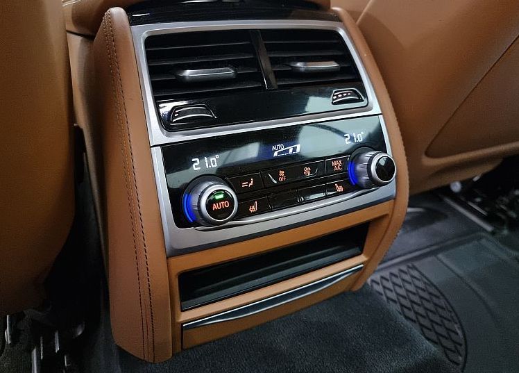 Zunanja slika - BMW Serija 7 - : 750d xDrive HUD ACC Pano Harman Kardon - 11