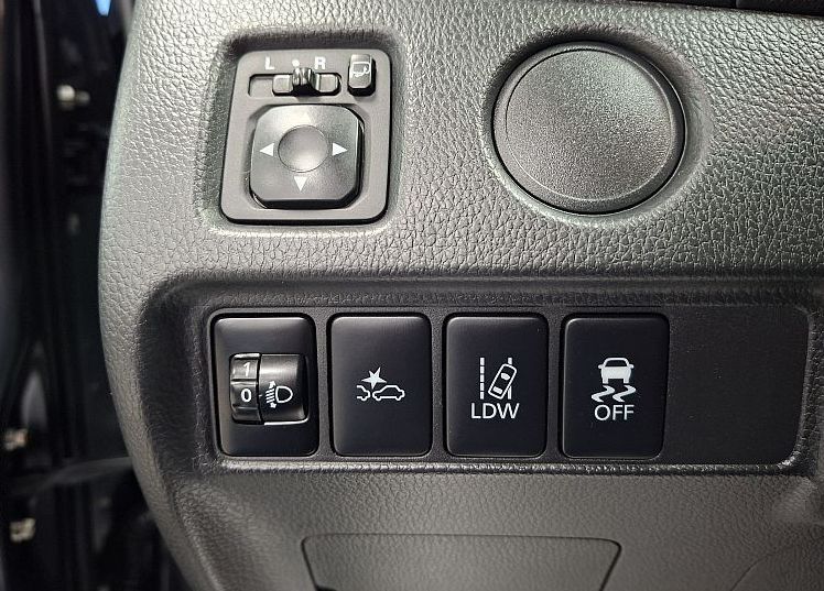Zunanja slika - Mitsubishi L 200 - 2.3 4X4-1.LASTNIK-SLO-LED-NAVI-KAMERA-ODLIČEN- - 16