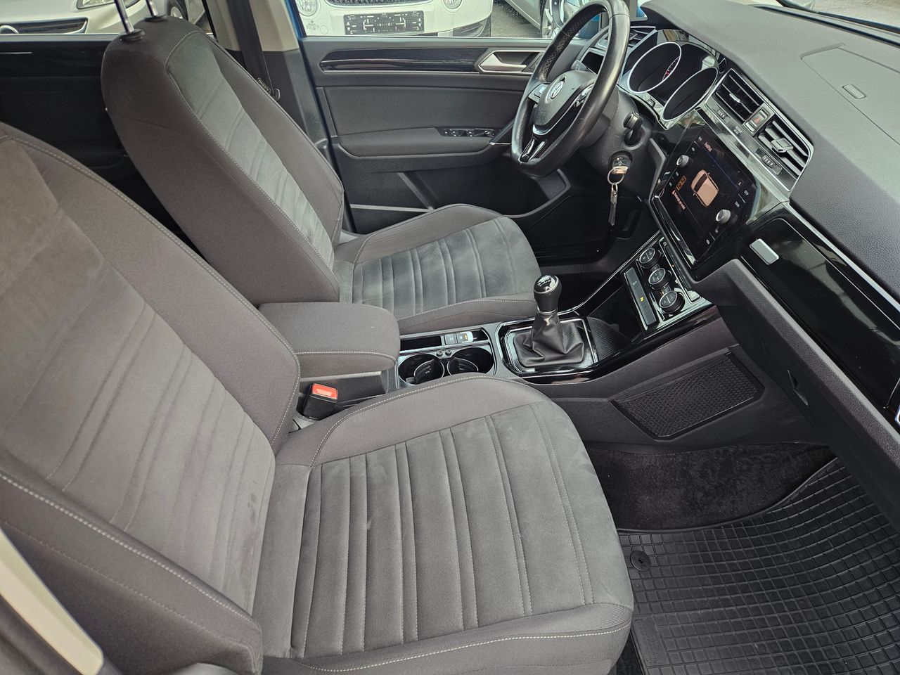 Notranja slika - VW Touran - 1,6 TDI BMT Highline - 13