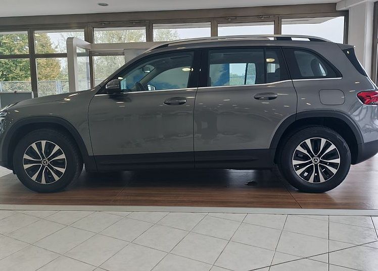 Zunanja slika - Mercedes-Benz GLB-Razred - 220 D URBAN-PANORAMA-VLEČ.KLJUKA-DAB-KAMERA-VIDEO - 8