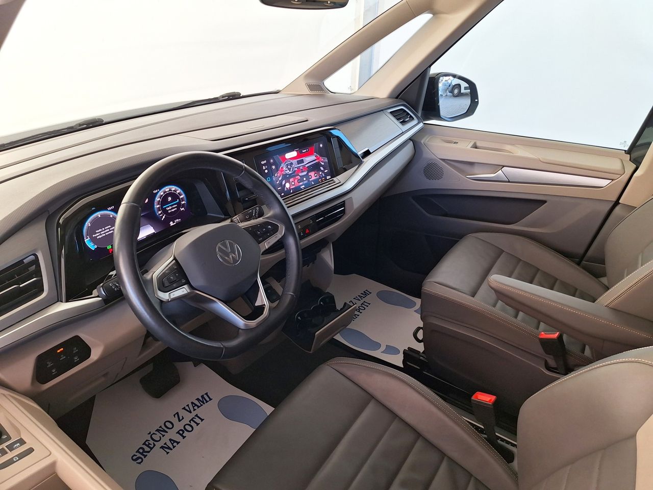 Zunanja slika - VW Multivan - 2.0 TDI AUT. Family•PANORAMA•WEBASTO•ACC•IQ LED• - 3