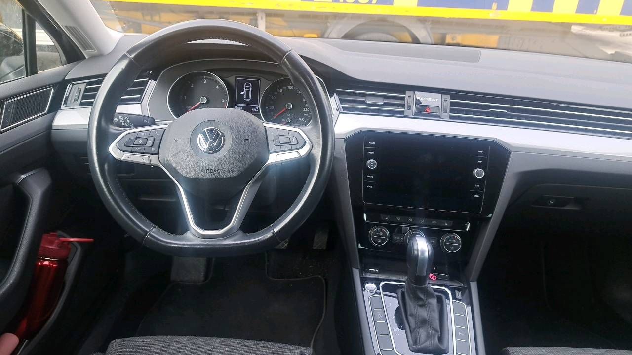 Notranja slika - VW Passat - 2,0 TDI BMT SCR Business DSG - 7