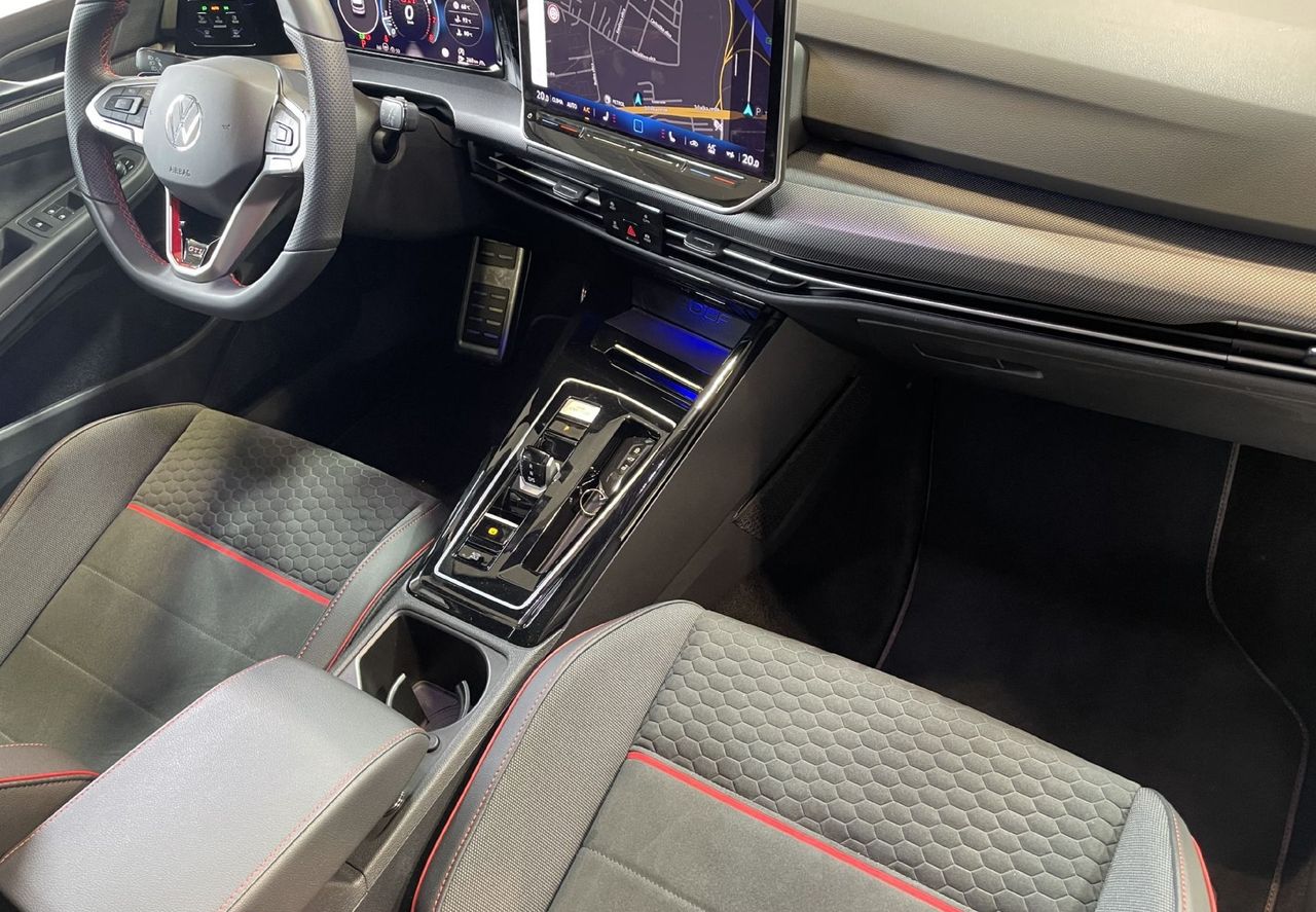 Zunanja slika - VW Golf - GTI-HEADUP-PANO-NAVI-GRETJE-LED-LANE-HARMAN KARDON - 12