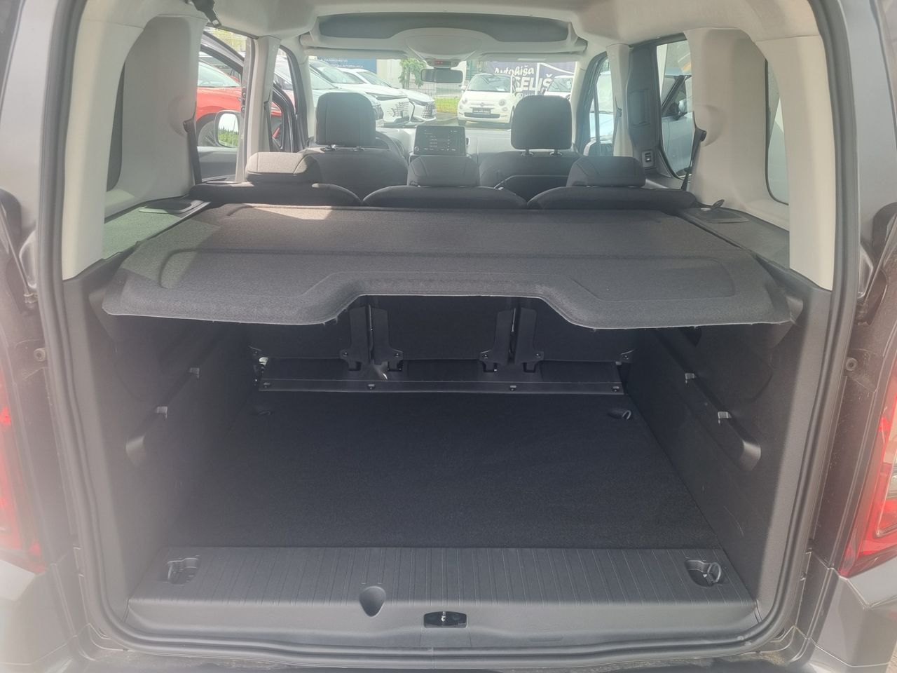 Zunanja slika - Opel Combo - LIFE EV 100KW - 3.000€ SUBVENCIJE - VOZILO JE NOVO - 2