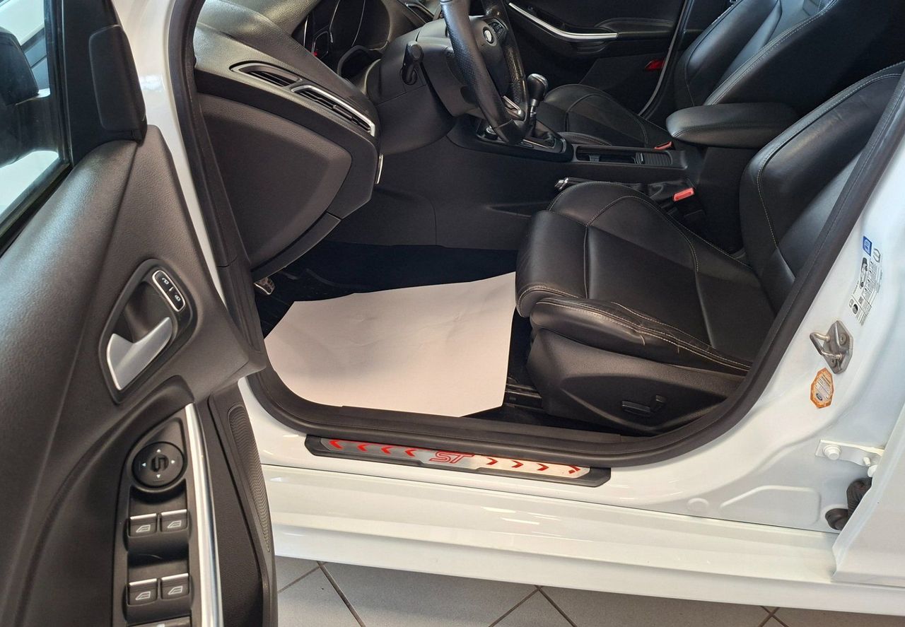 Zunanja slika - Ford Focus - ST 2.0 EcoBoost ST3 - 14