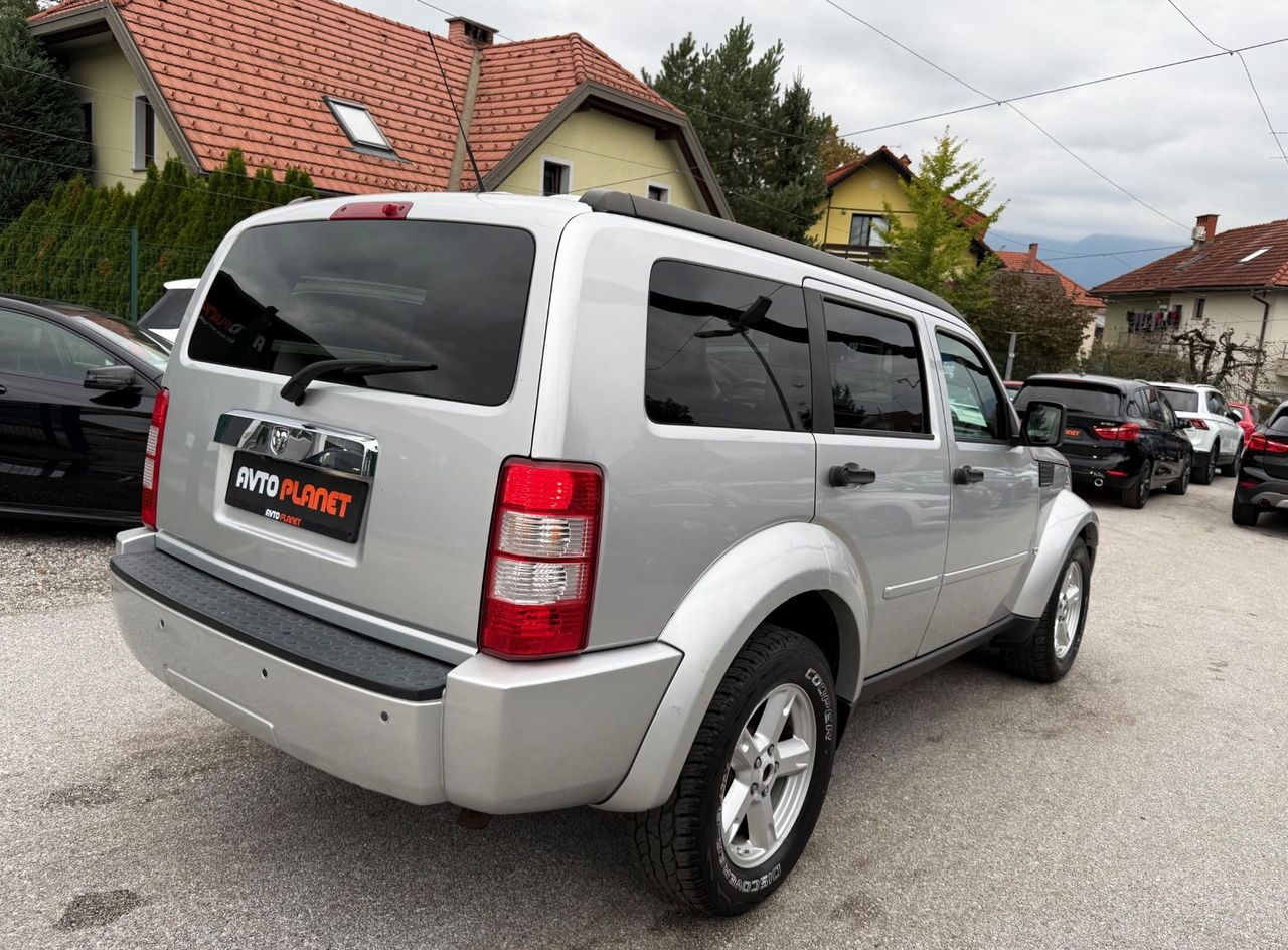 Zunanja slika - Dodge Nitro - 2.8 16V CRD 4WD AUT. SLO.VOZILO MULTIMEDIJA KAMERA - 6