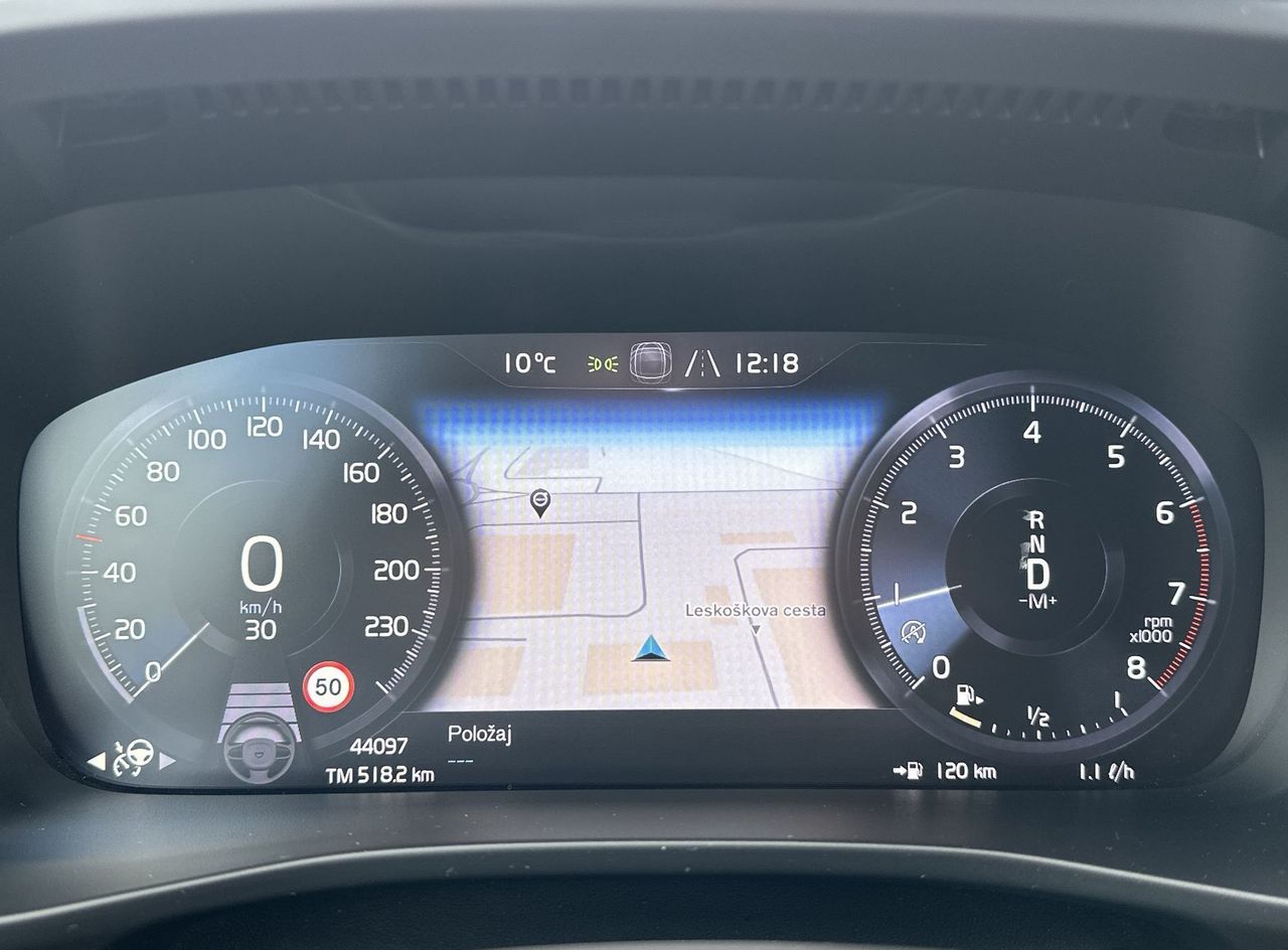 Zunanja slika - Volvo XC40 - T2 AUT Momentum - 18