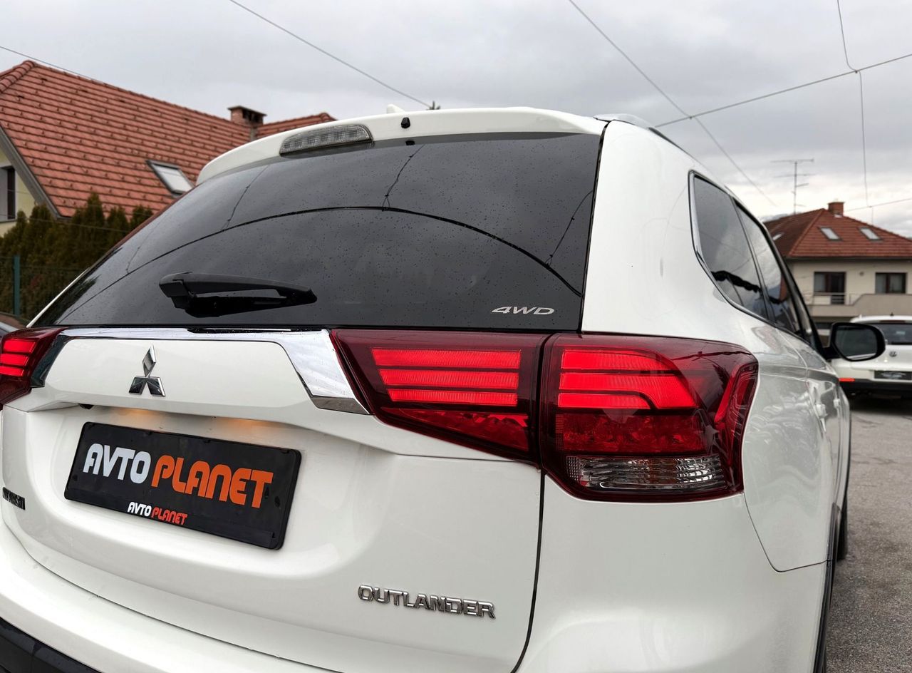 Zunanja slika - Mitsubishi Outlander - 2.2 DI-D 4WD AUT INSTYLE 7SEDEŽEV XENON ACC KAMERA - 11