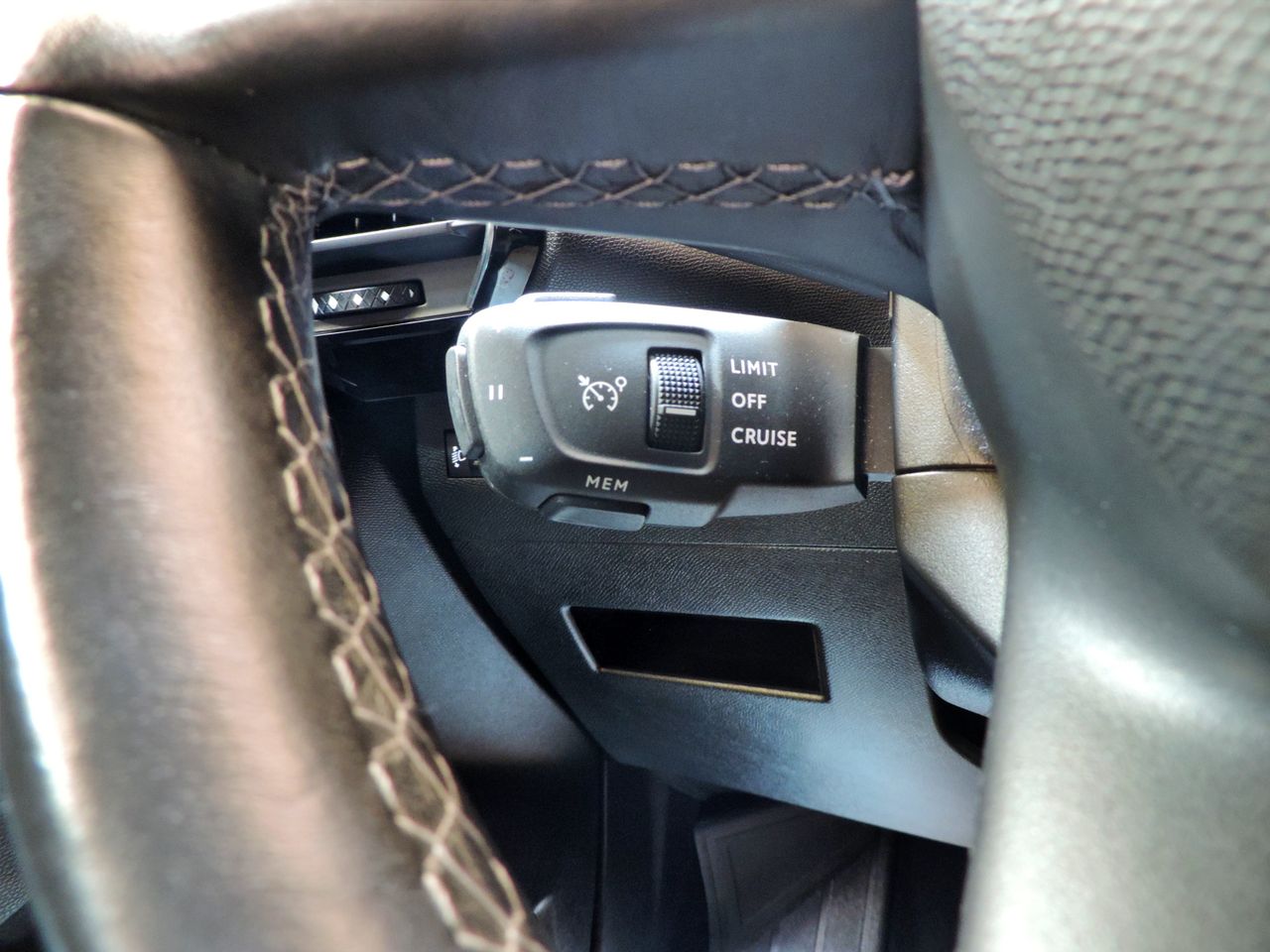 Zunanja slika - DS DS 7 - Crossback BlueHDi 130 S&S So Chic Avt. - 16