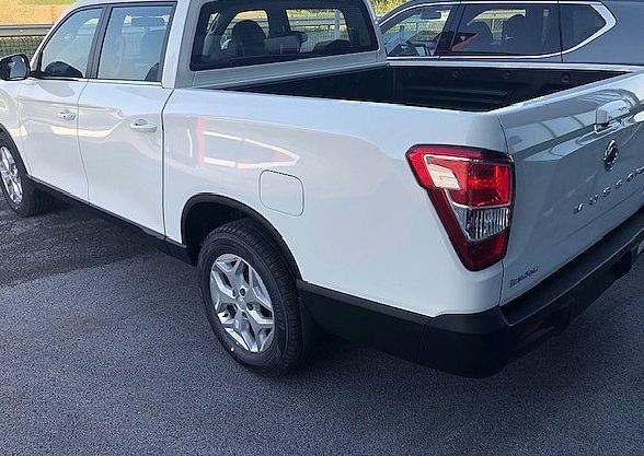 Zunanja slika - SsangYong Musso - Grand 2.2 XDi Ultimate 4WD A T....AKCIJA..... - 6