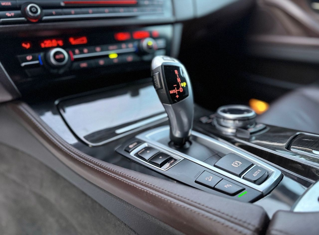 Zunanja slika - BMW Serija 5 - Touring: 520d xDrive AUT. LuxuryLiNE LED XENON USNJE ALU - 19