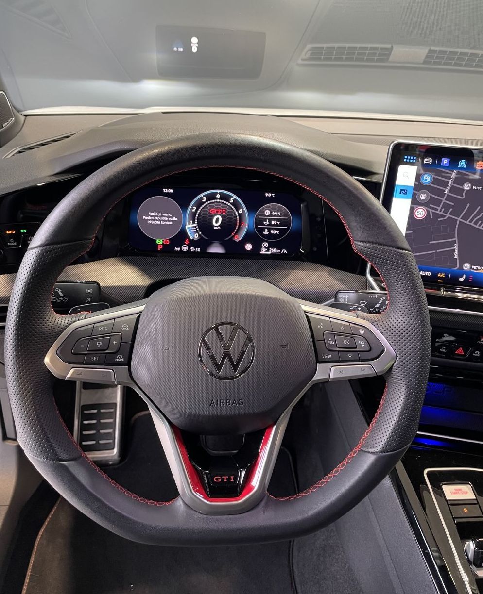 Zunanja slika - VW Golf - GTI-HEADUP-PANO-NAVI-GRETJE-LED-LANE-HARMAN KARDON - 13