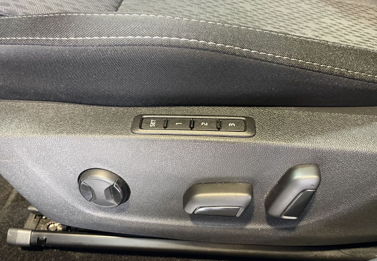 Zunanja slika - Škoda Octavia - 1.LASTNIK-RADAR-VIRTUAL-KEYLESS-NAVIGACIJA-MEMORY - 16