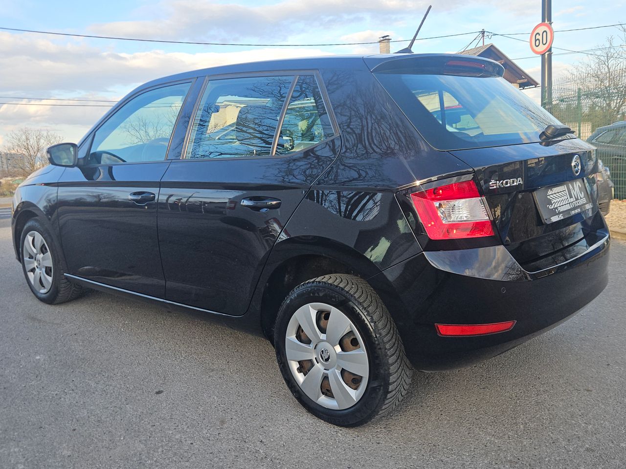 Zunanja slika - Škoda Fabia - 1.0 75ks °LED° °OGR.SEDEŽI° °2x PARK.SENZORJI° - 16