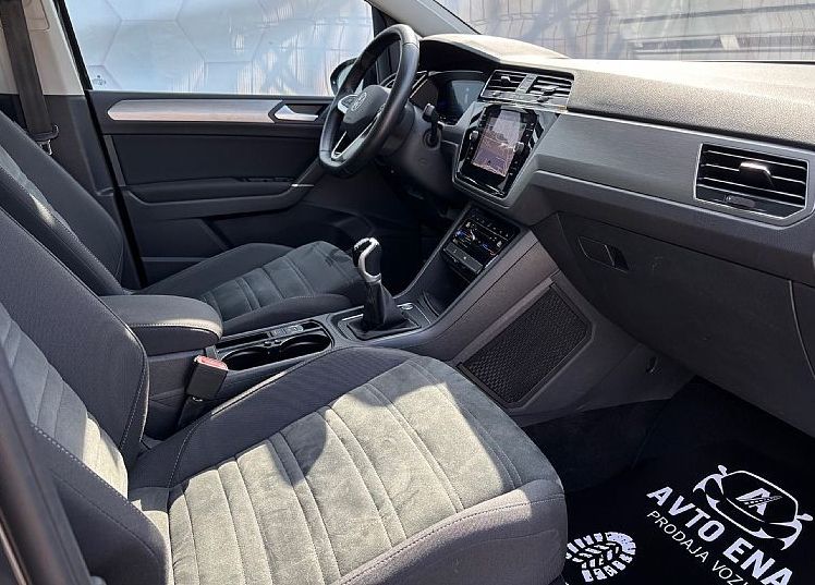 Zunanja slika - VW Touran - 2.0 TDI - LED - NAVI - PDC - VIRTUAL - 7SED - 9