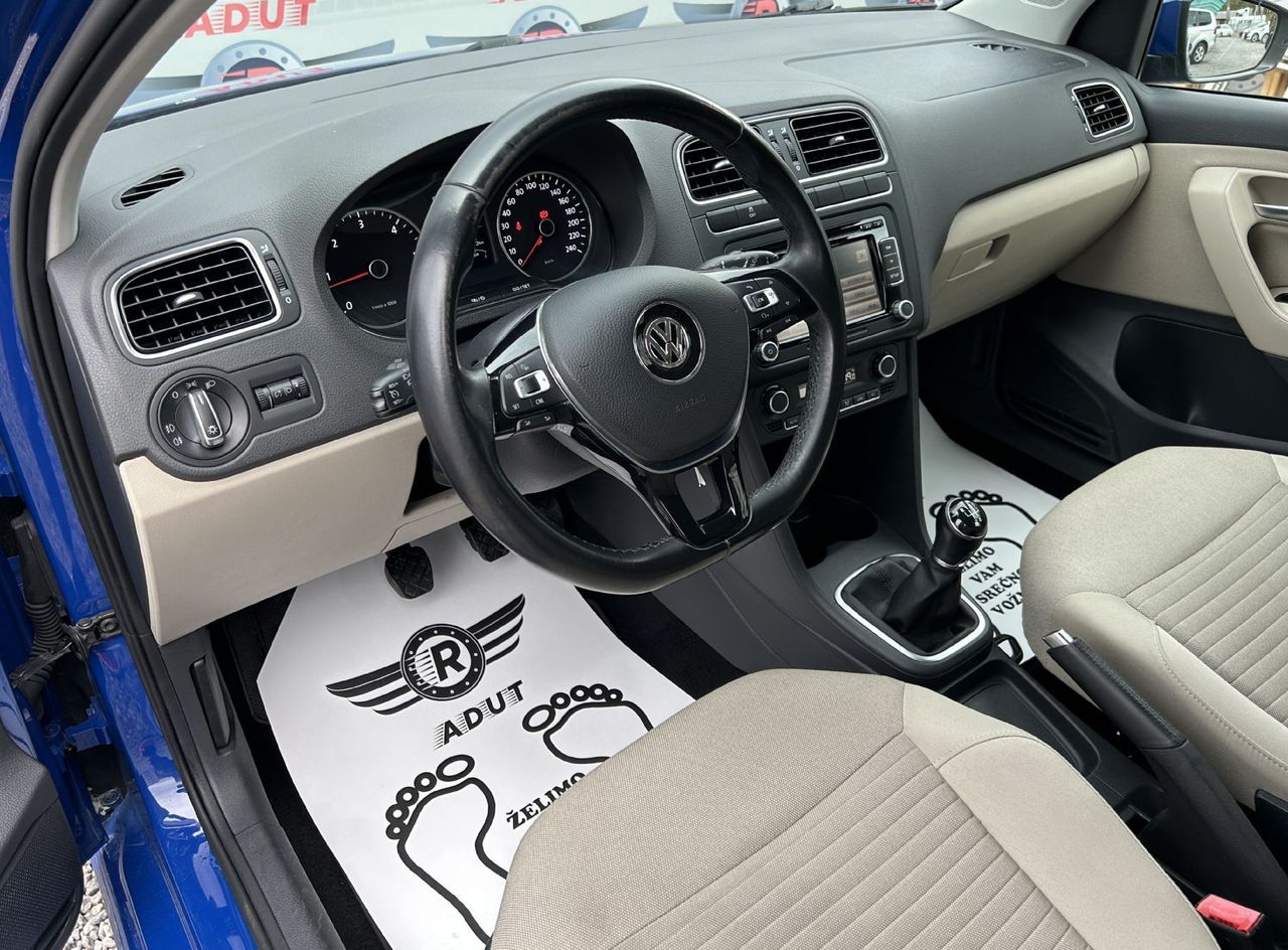 Zunanja slika - VW Polo - 1.6 TDI DPF Highline 66  90  PARK. NAVI. 1 LET.J.. - 7