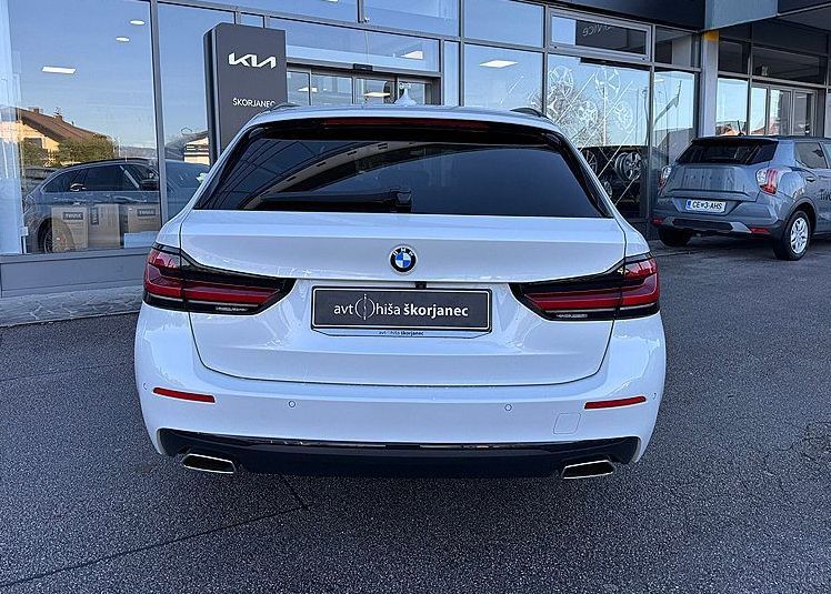 Zunanja slika - BMW Serija 5 - Touring: 520d AT -ACC -PANO -KAMERA -HEAD UP -DISPLAY KE - 5