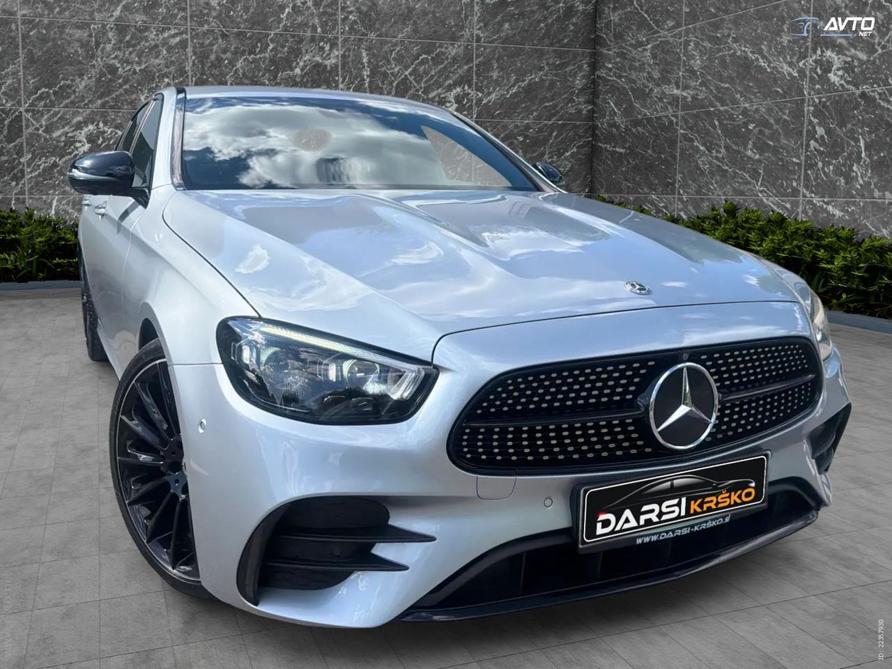 Zunanja slika - Mercedes-Benz E-Razred - E220d AMG WIDE MULTIBEAM WEBASTO PRIKLOP ALU20 - 8