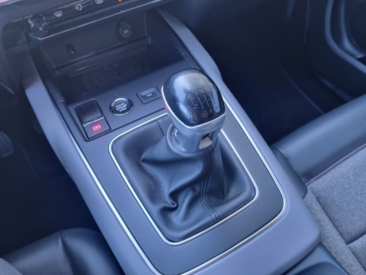 Zunanja slika - Citroën C5 - Feel Pack 1.2 PureTech - MALO KM - LEPO OHRANJEN - 14