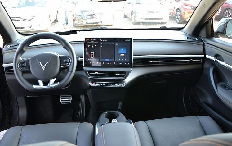 Zunanja slika - Vinfast VF6 - PLUS - 7