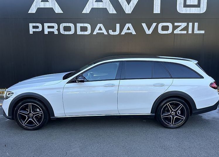 Zunanja slika - Mercedes-Benz E-Razred - E 220 d 4MATIC All-Terrain-AIRMATIC-MULTIBEAM-WIDE - 4