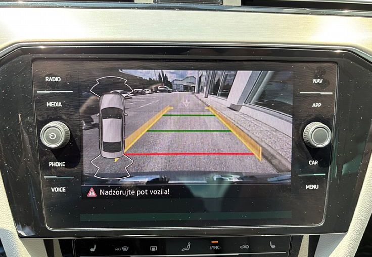 Zunanja slika - VW Passat - 2.0 TDI R-Line 110kW - ODLIČEN - SLOVENSKI - 10