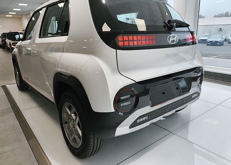 Zunanja slika - Hyundai Inster - 42 KWH TREND-GRETJE SEDEŽEV-APPLE-DAB-KAMERA-VIDEO - 4