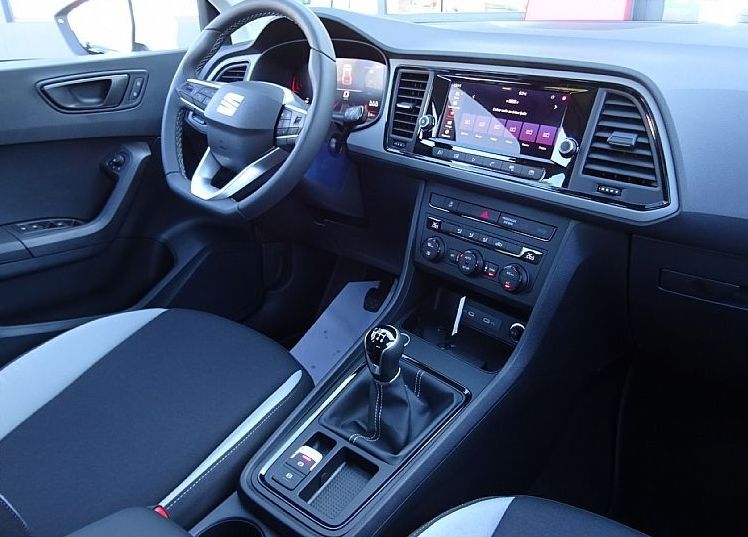 Zunanja slika - Seat Ateca - 1.0 TSI  HOLA 116KM - CELOETNE PNEVMATIKE - - 11