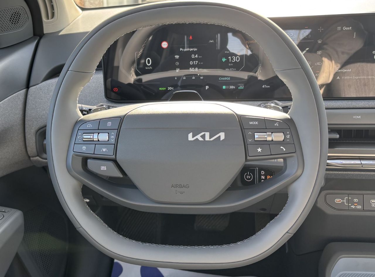 Zunanja slika - KIA EV3 - 58.3 kWh baterija. 150 kW  204 KM  Sky - 10