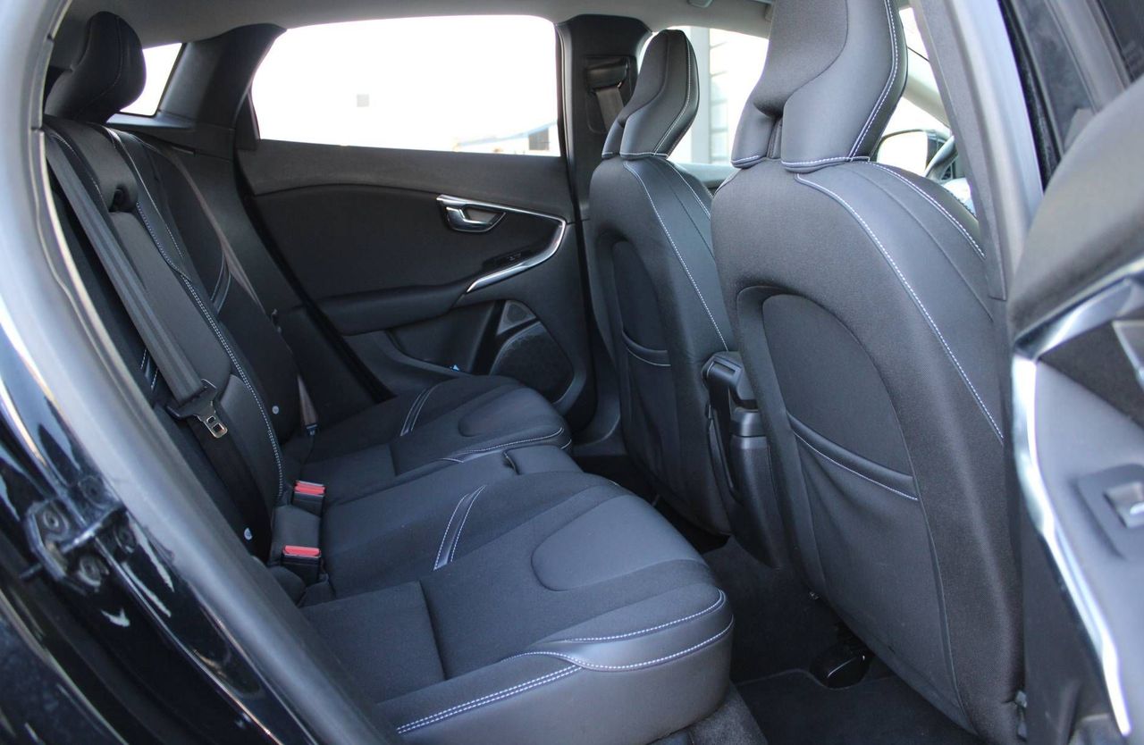 Zunanja slika - Volvo V40 - D2 Momentum PANO KAMERA NAVI PDC AVTO.KLIMA... - 8