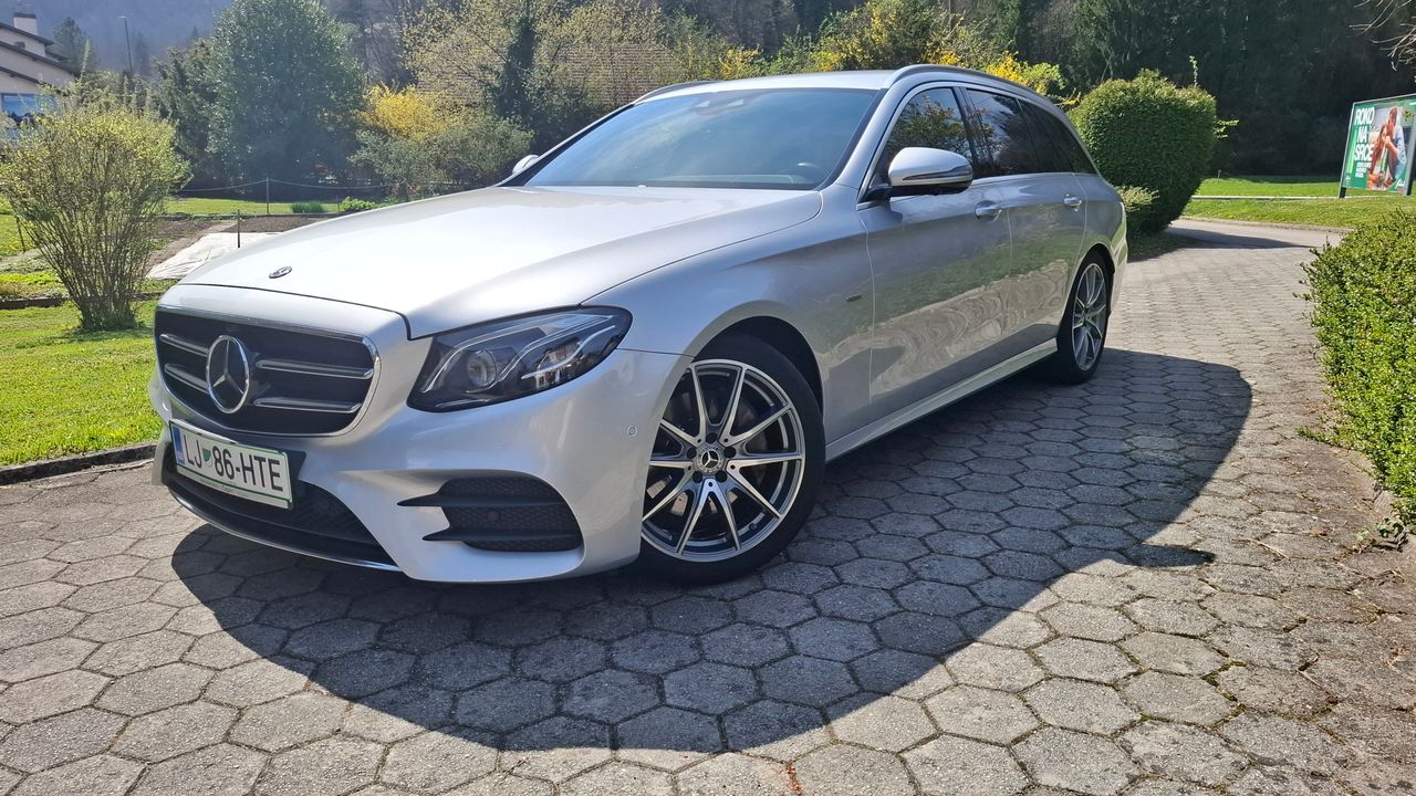 Zunanja slika - Mercedes-Benz E-Razred - E 220 d T AMG Line Avt. - 1