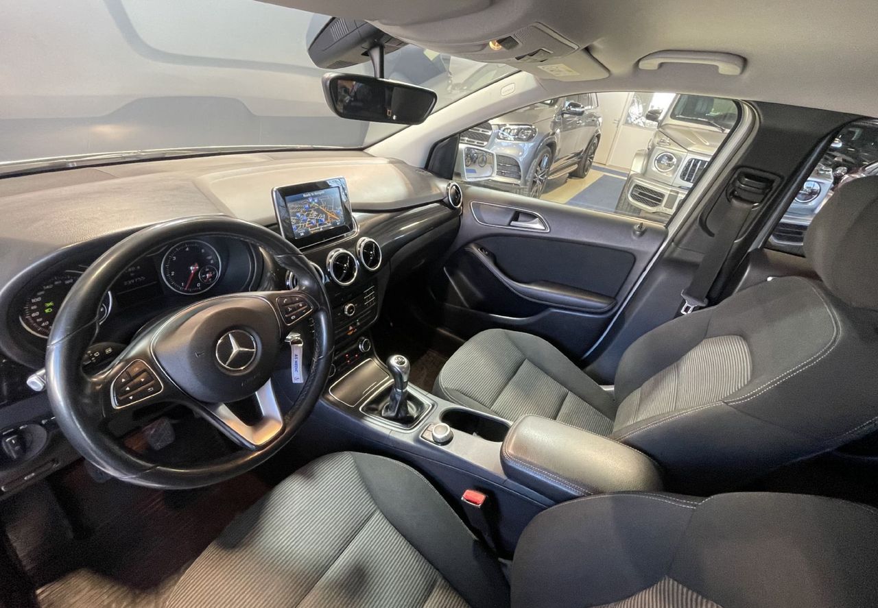 Zunanja slika - Mercedes-Benz B-Razred - B200CDI-NAVIGACIJA-TEMPOMAT-MULTIFUNKCIJA-KAMERA - 9