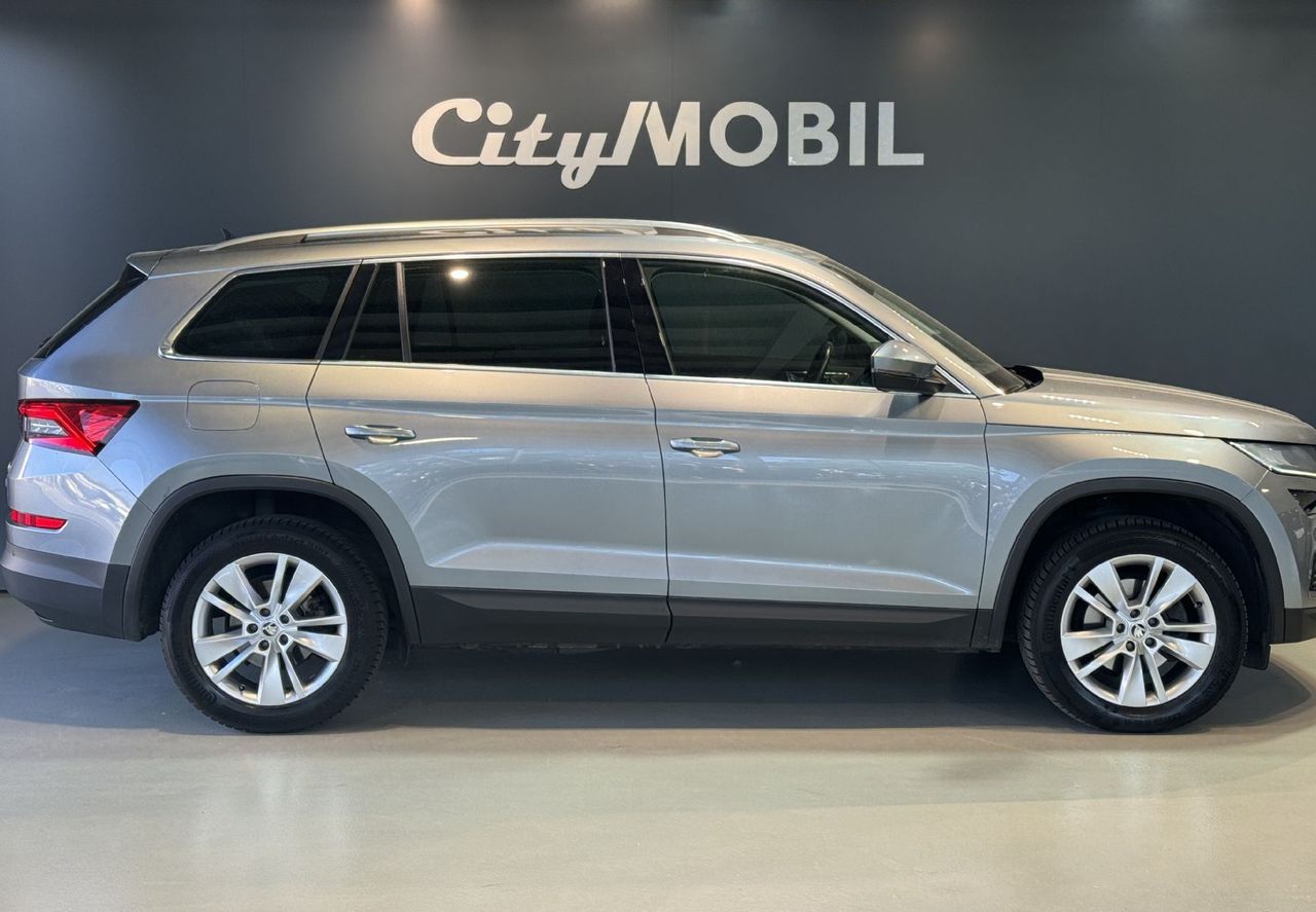 Zunanja slika - Škoda Kodiaq - 1.LASTNIK-SLO-4X4-DSG-LED-RADAR-KEYLES GO-GRETJE S - 5