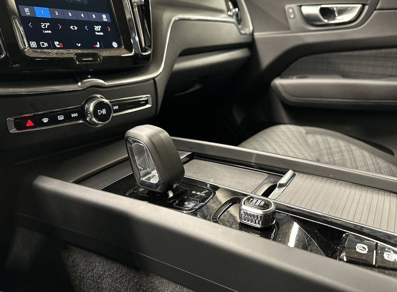 Zunanja slika - Volvo XC60 - B4 D Core AT - 19